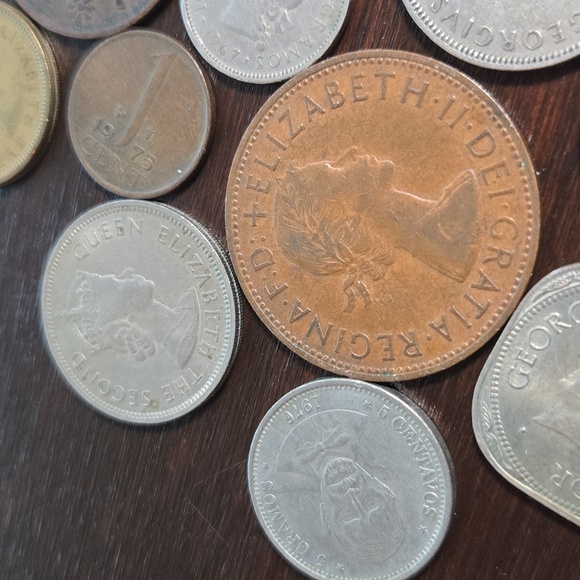 Foreign Coins Mixed Lot - Picture 2 of 5